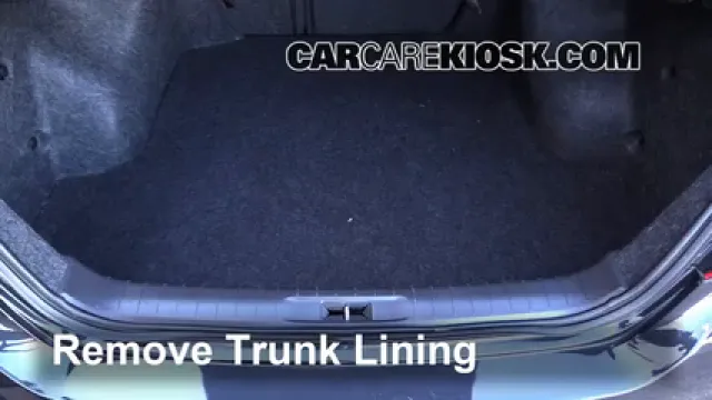 2016 Nissan Altima SL 3.5L V6 Levantar auto Usar el gato para levantar el auto